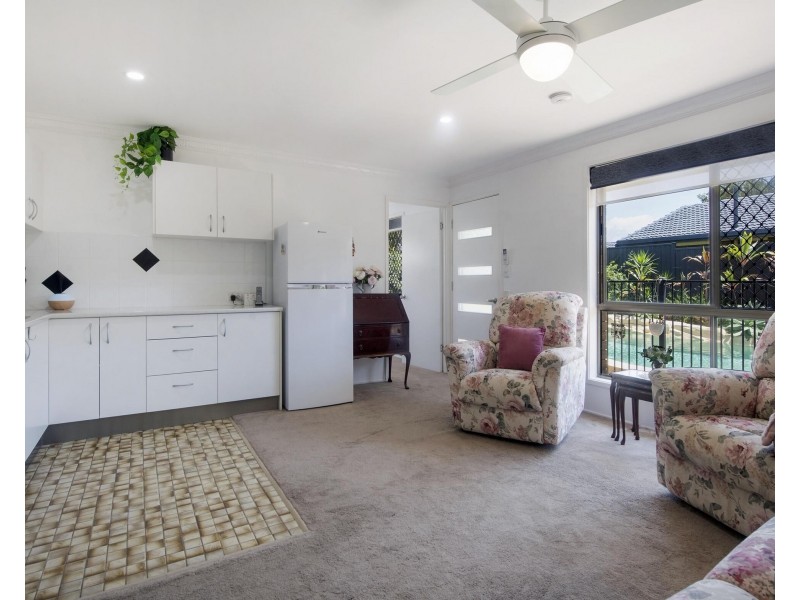 136 Burleigh Street, Burleigh Waters QLD 4220