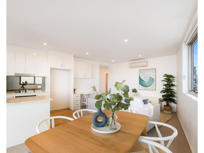 304/51 Peerless Avenue, Mermaid Beach QLD 4218