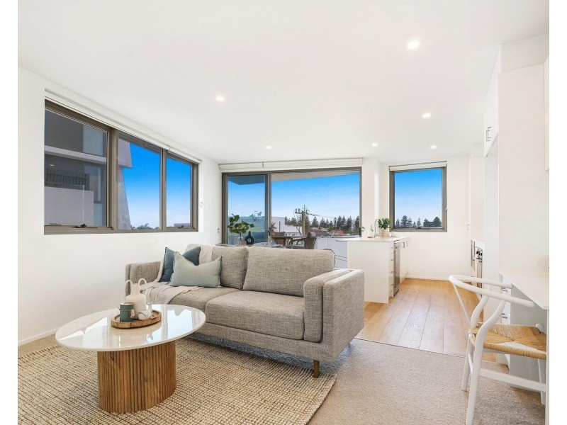 304/51 Peerless Avenue, Mermaid Beach QLD 4218