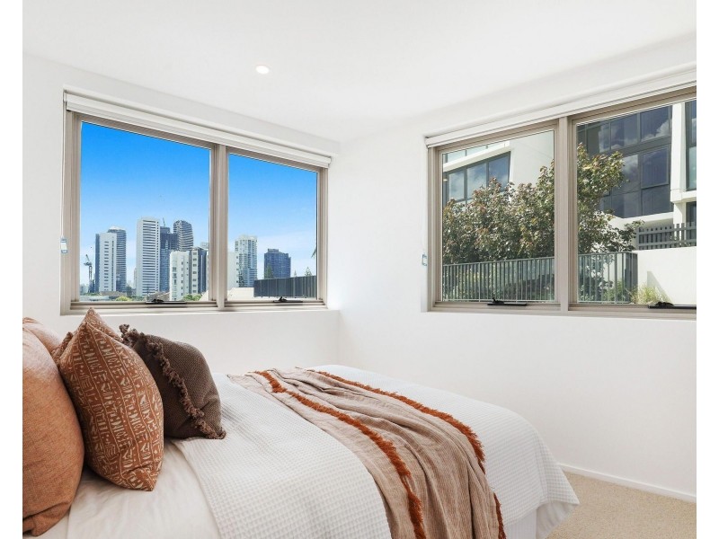304/51 Peerless Avenue, Mermaid Beach QLD 4218