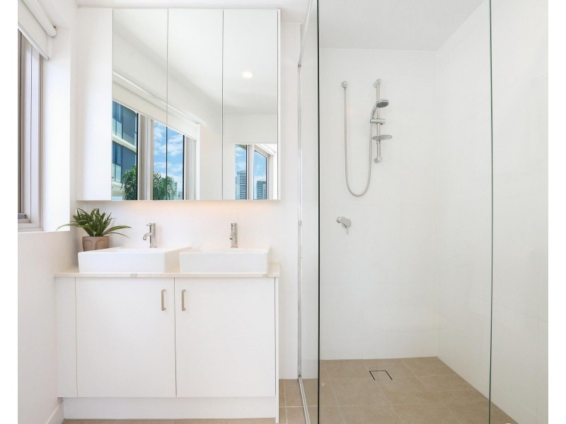 304/51 Peerless Avenue, Mermaid Beach QLD 4218