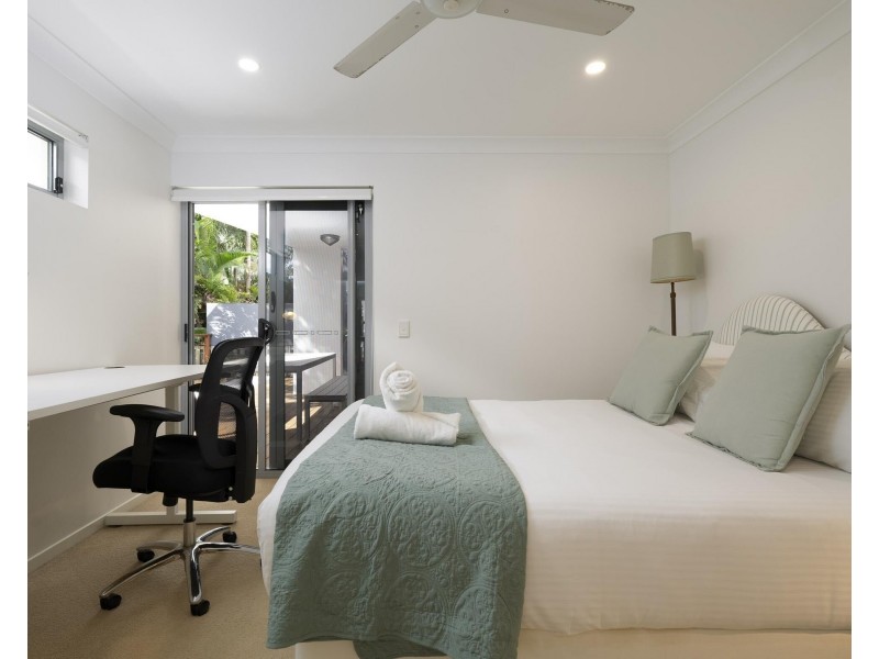 1/61 Tallebudgera Drive, Palm Beach QLD 4221