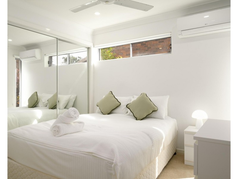 1/61 Tallebudgera Drive, Palm Beach QLD 4221