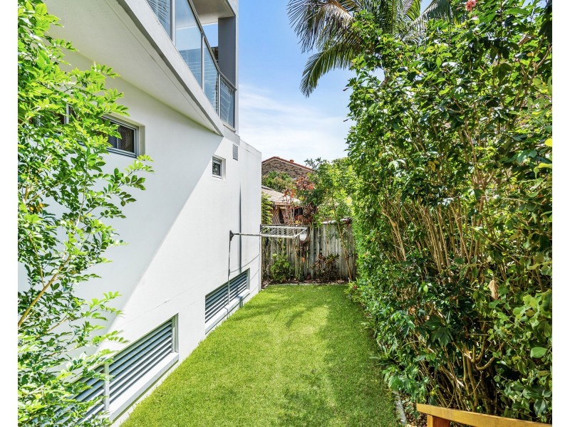 1/61 Tallebudgera Drive, Palm Beach QLD 4221