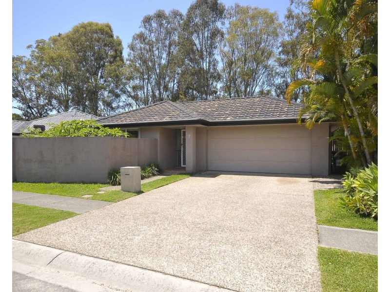 7 Seville Circuit, Burleigh Waters QLD 4220