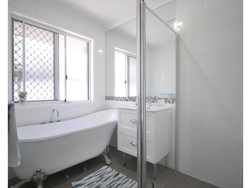 7 Seville Circuit, Burleigh Waters QLD 4220