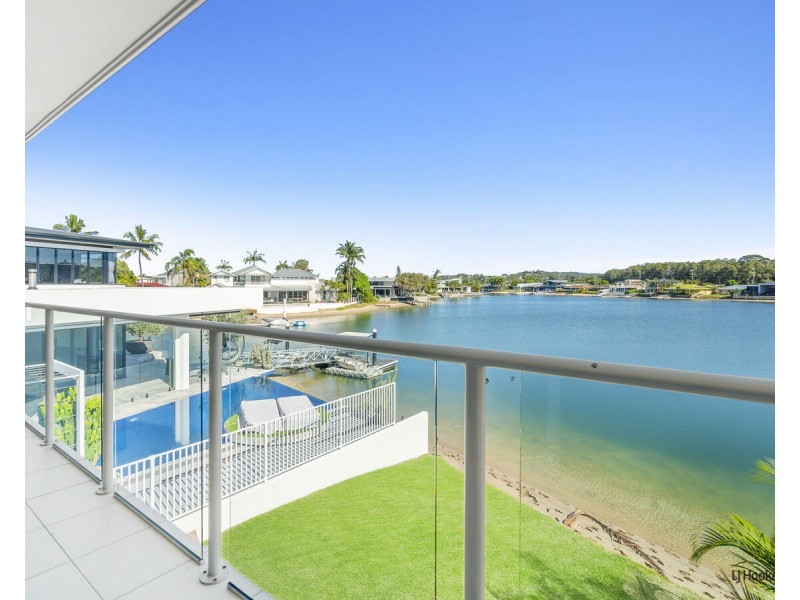 1/86 Parnki Parade, Palm Beach QLD 4221