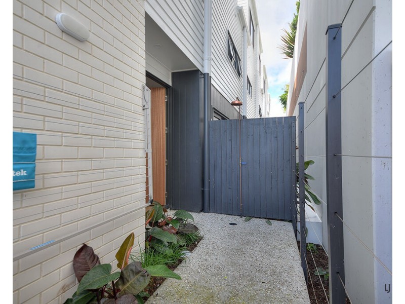 1/12 Seventh Avenue, Palm Beach QLD 4221