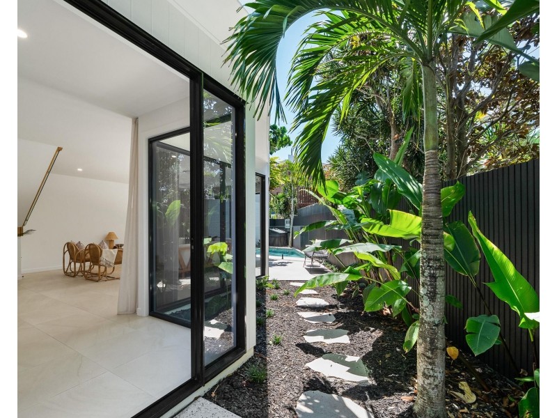 3/5 Molucca Avenue, Palm Beach QLD 4221