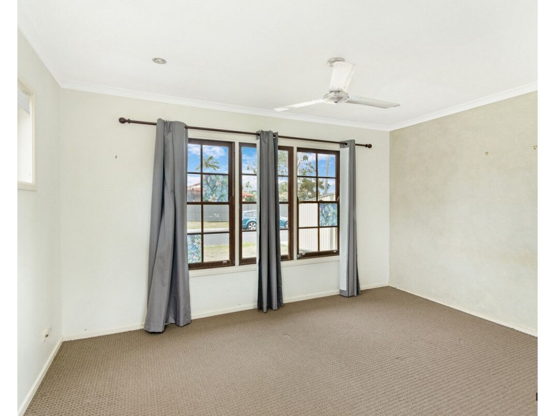 35 Tatha Avenue, Palm Beach QLD 4221