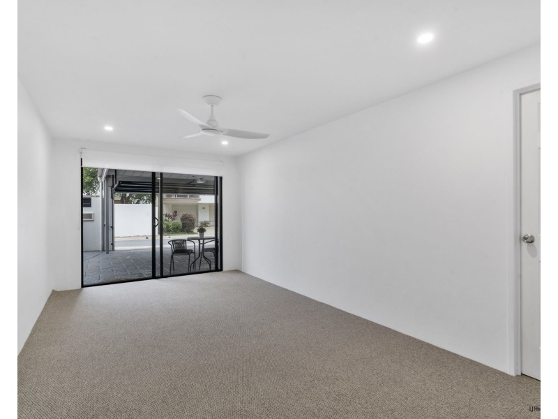 2/138 Jefferson Lane, Palm Beach QLD 4221