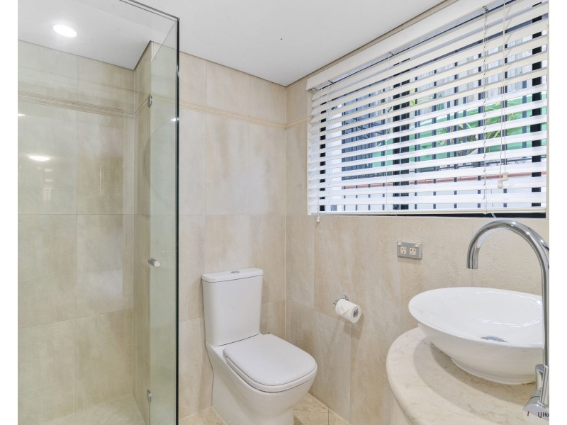 2/138 Jefferson Lane, Palm Beach QLD 4221