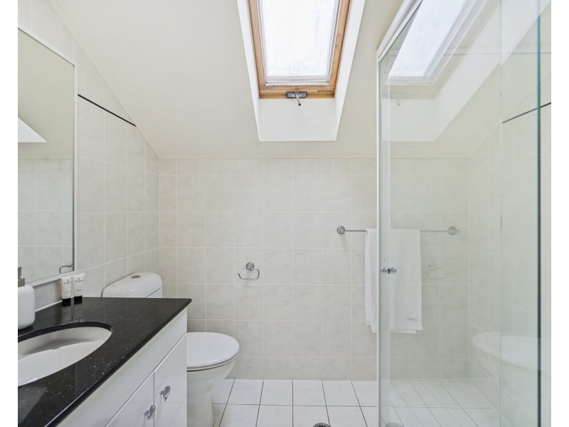 101 Stanhill Drive, Surfers Paradise QLD 4217