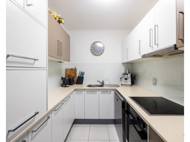 2/738 Pacific Parade, Currumbin QLD 4223