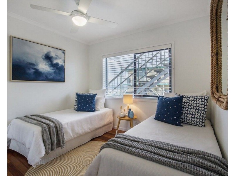 2/738 Pacific Parade, Currumbin QLD 4223