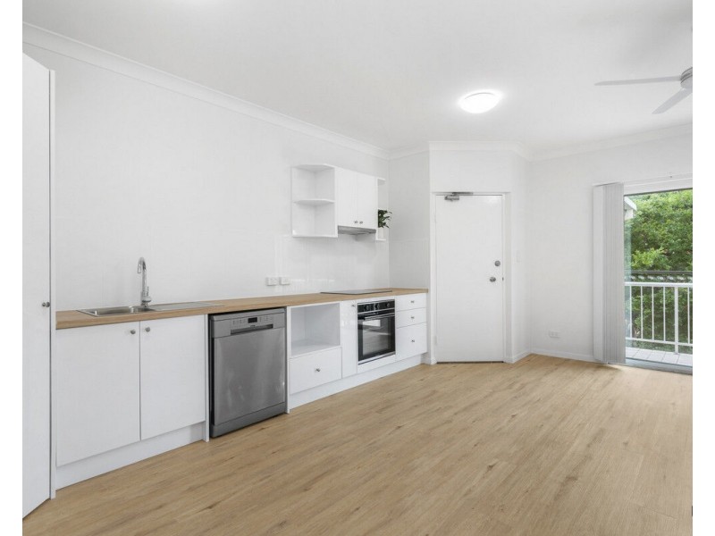 24/14 Mawarra Street, Palm Beach QLD 4221