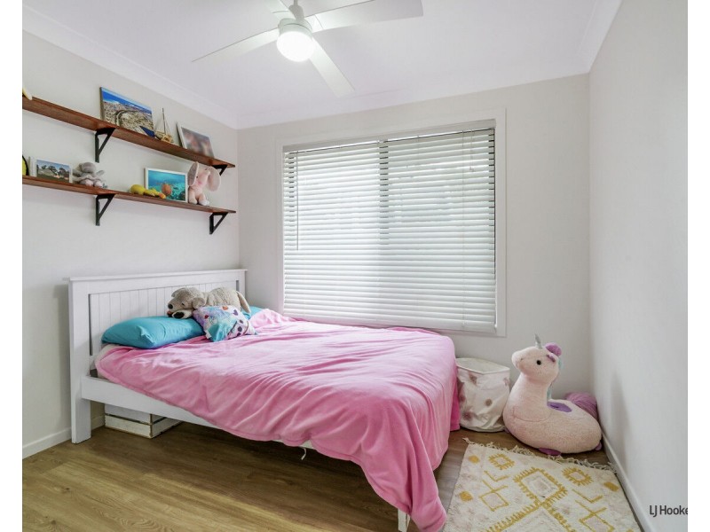 8 Darnel Street, Elanora QLD 4221