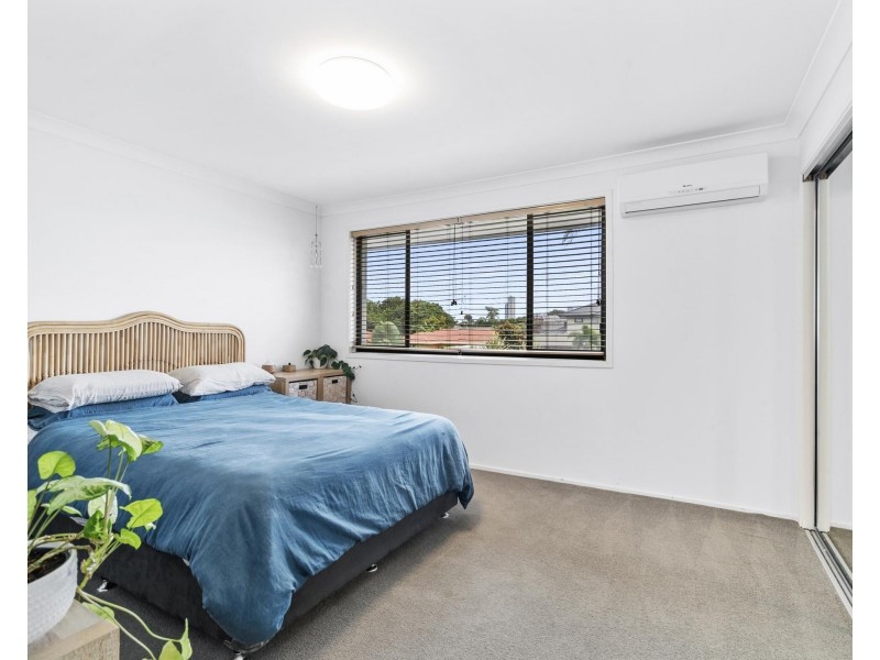24/2 Karbunya Street, Mermaid Waters QLD 4218