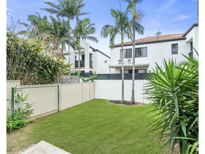 24/2 Karbunya Street, Mermaid Waters QLD 4218