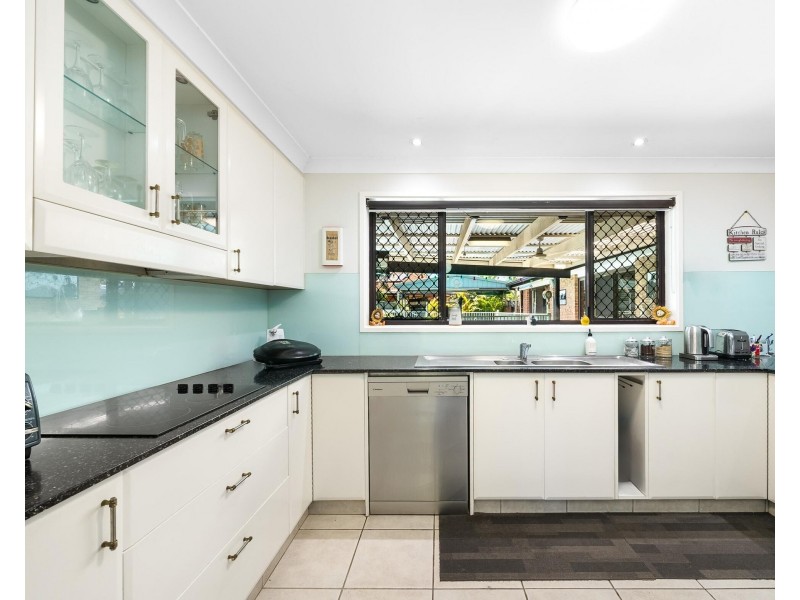 33 Spindle Street, Palm Beach QLD 4221