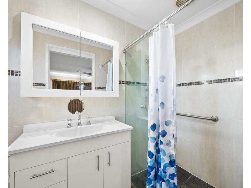 33 Spindle Street, Palm Beach QLD 4221