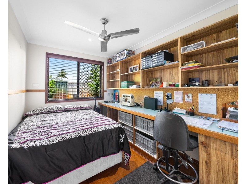 33 Spindle Street, Palm Beach QLD 4221