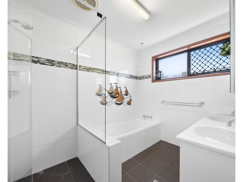 33 Spindle Street, Palm Beach QLD 4221