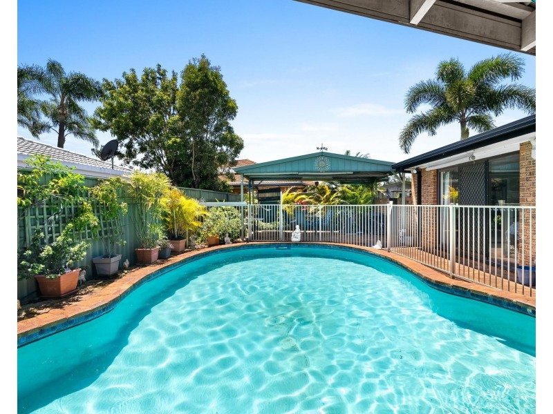 33 Spindle Street, Palm Beach QLD 4221