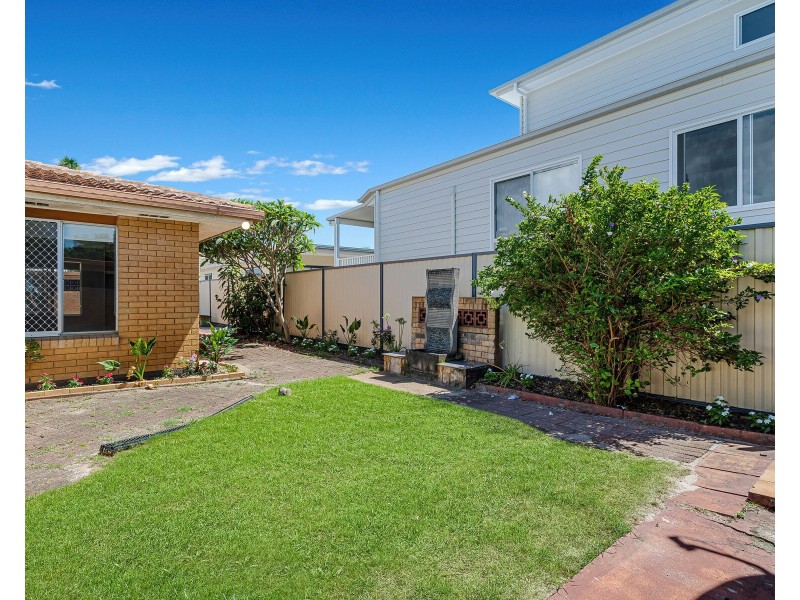 27 Twelfth Avenue, Palm Beach QLD 4221