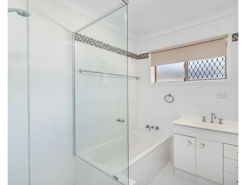 27 Twelfth Avenue, Palm Beach QLD 4221