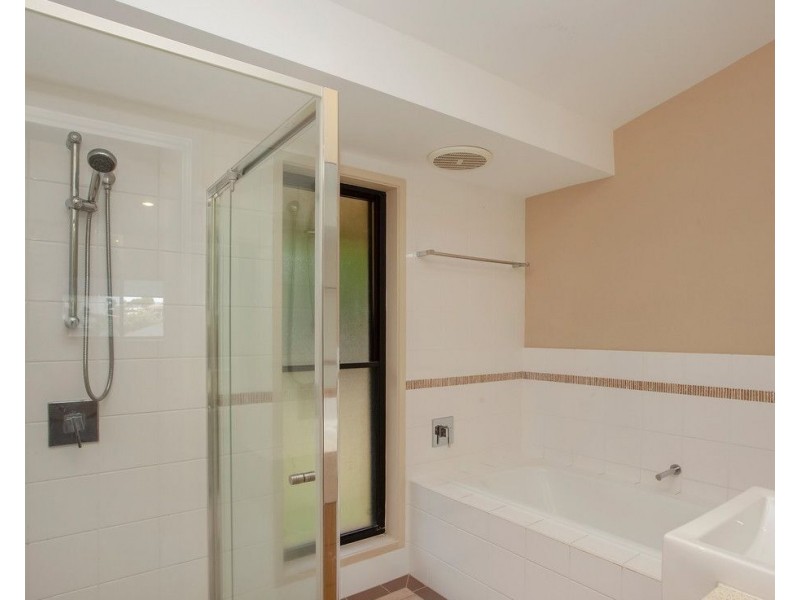 11 Molonglo Close, Reedy Creek QLD 4227