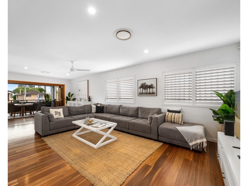 2/14 Fifteenth Avenue, Palm Beach QLD 4221