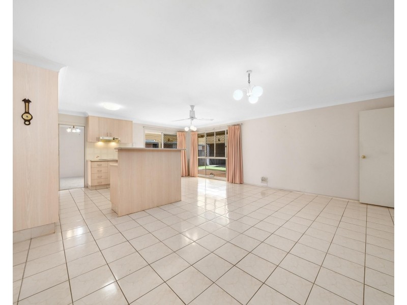 11 Saffron Street, Elanora QLD 4221