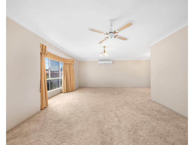 11 Saffron Street, Elanora QLD 4221