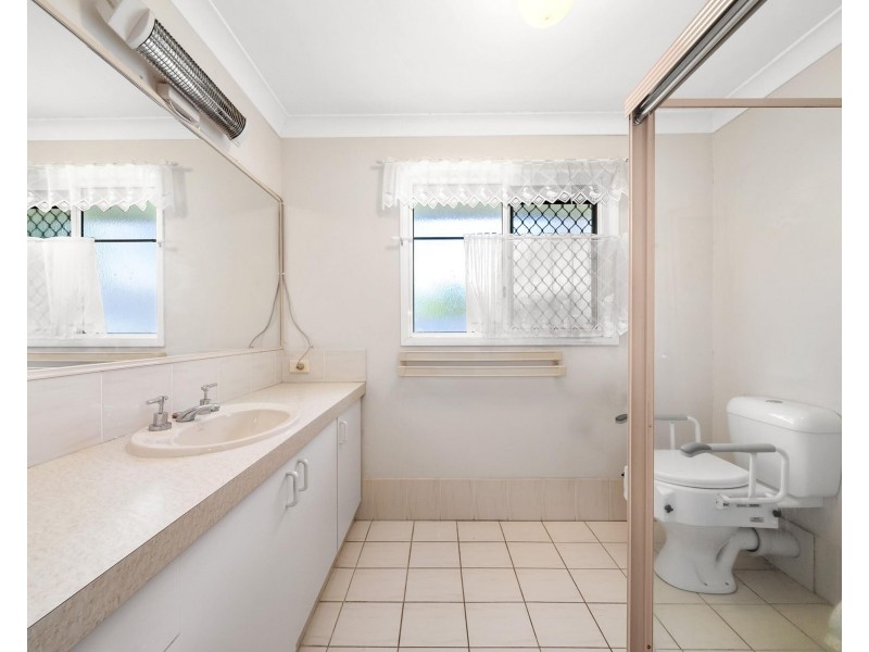 11 Saffron Street, Elanora QLD 4221