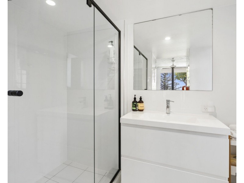 1/1187 Gold Coast Highway, Palm Beach QLD 4221