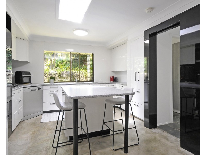 21 Heartwood Avenue, Elanora QLD 4221