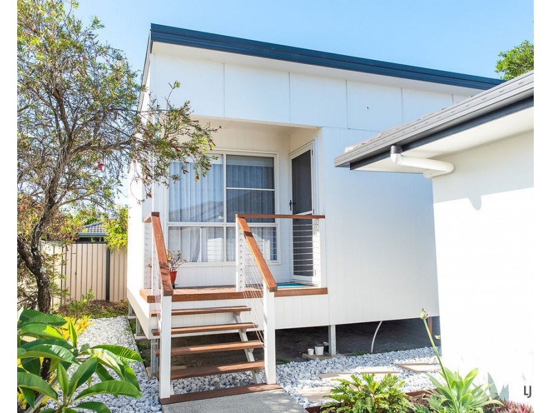 17 Kalang Street, Palm Beach QLD 4221