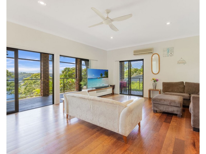 17 Lakeview Parade, Tweed Heads South NSW 2486
