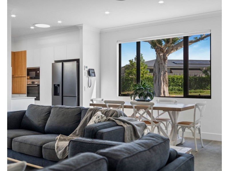 89/29 Ghostgum Grove, Upper Coomera QLD 4209