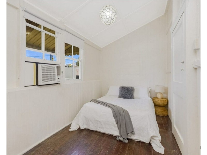 93 Dutton Street, Coolangatta QLD 4225