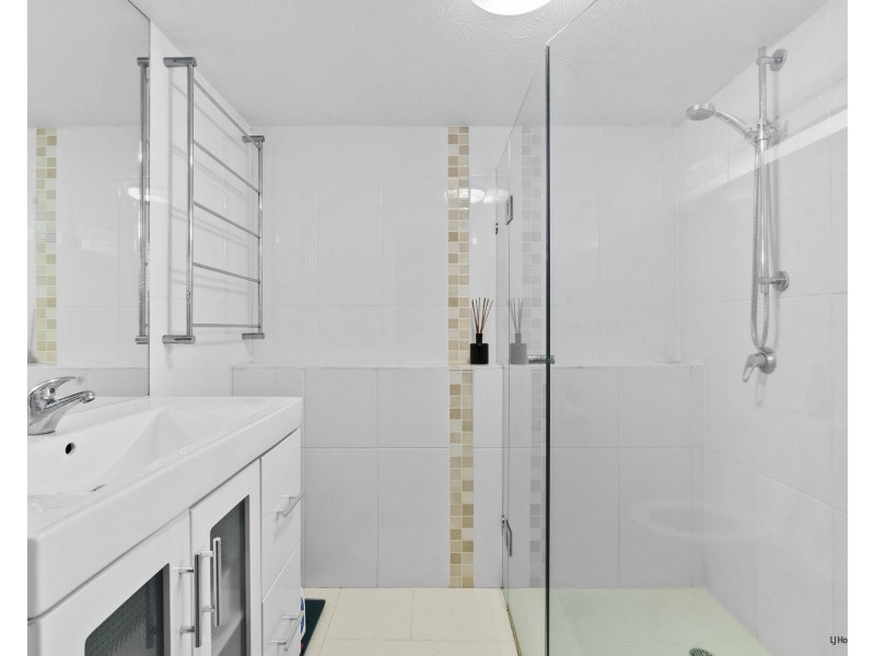 2/24 Pacific Parade, Bilinga QLD 4225