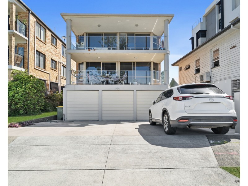 2/24 Pacific Parade, Bilinga QLD 4225