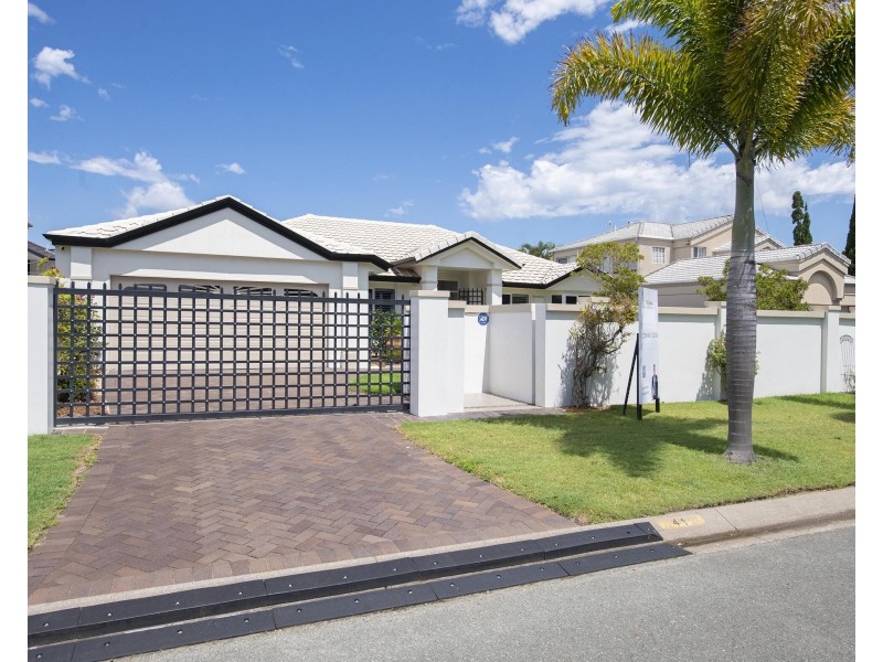 41 Deborah Avenue, Benowa Waters QLD 4217