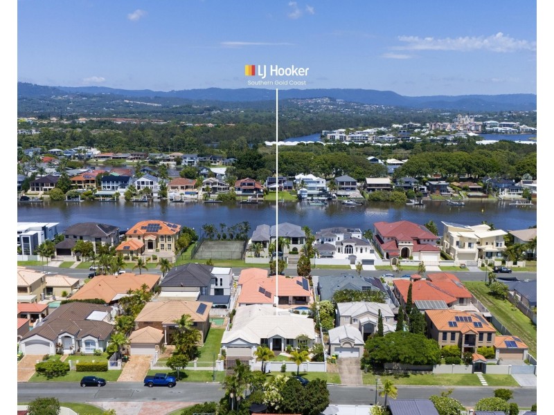 41 Deborah Avenue, Benowa Waters QLD 4217