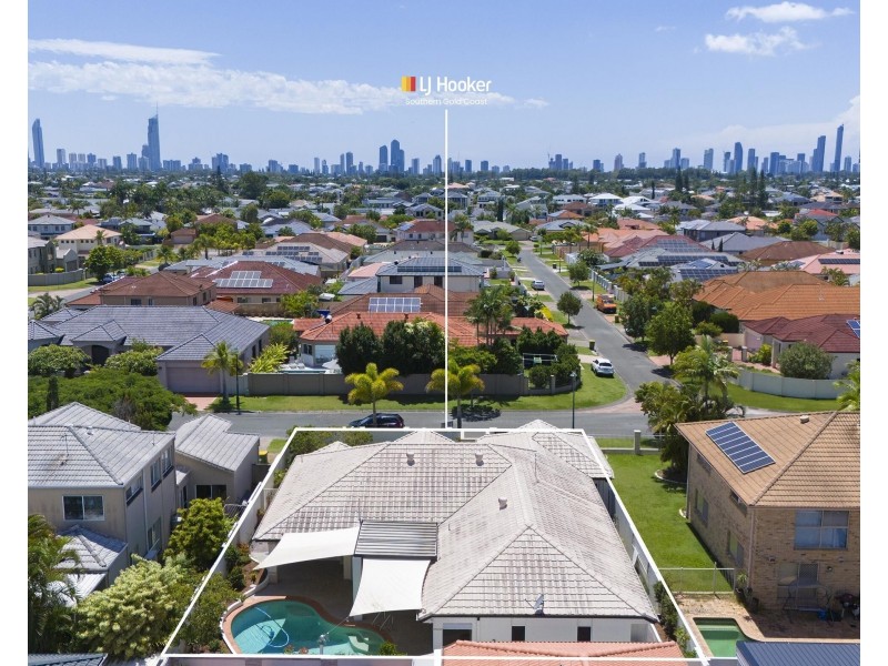 41 Deborah Avenue, Benowa Waters QLD 4217