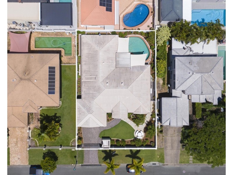 41 Deborah Avenue, Benowa Waters QLD 4217