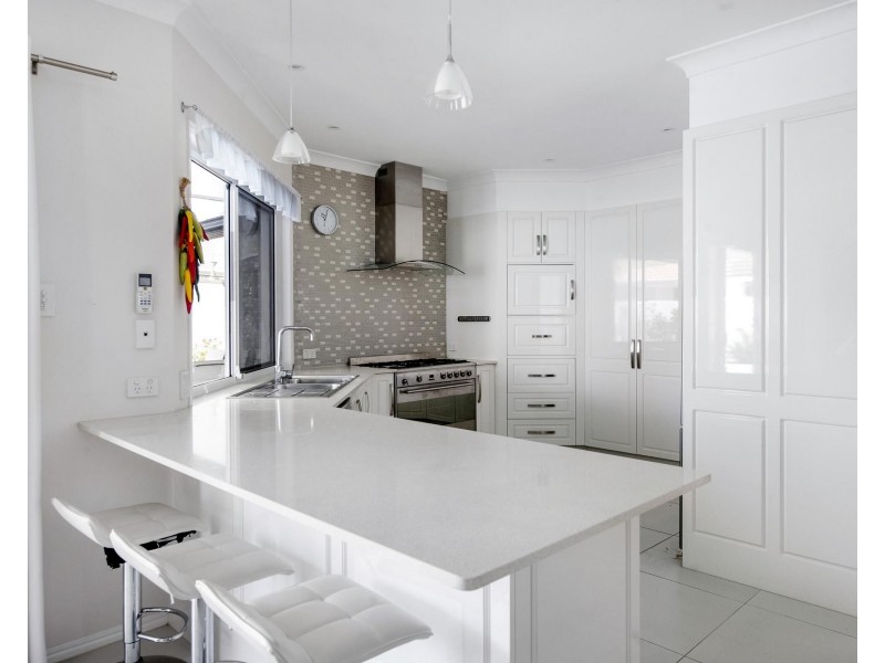 41 Deborah Avenue, Benowa Waters QLD 4217