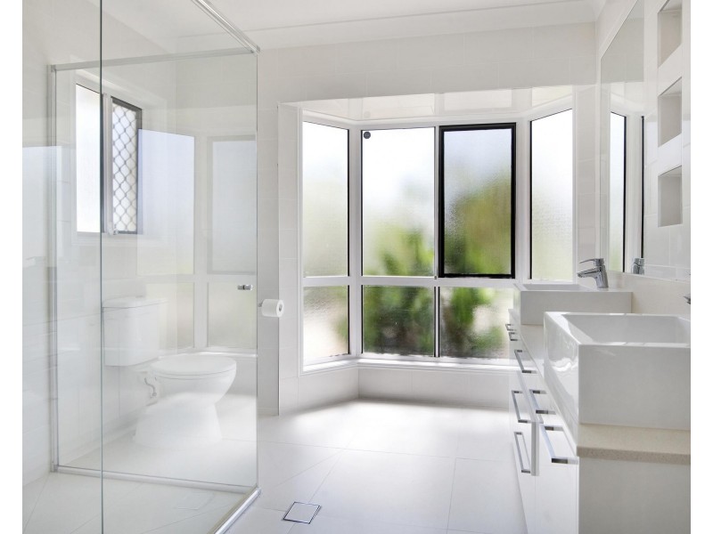 41 Deborah Avenue, Benowa Waters QLD 4217