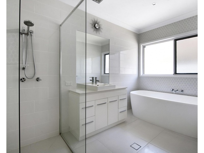 41 Deborah Avenue, Benowa Waters QLD 4217